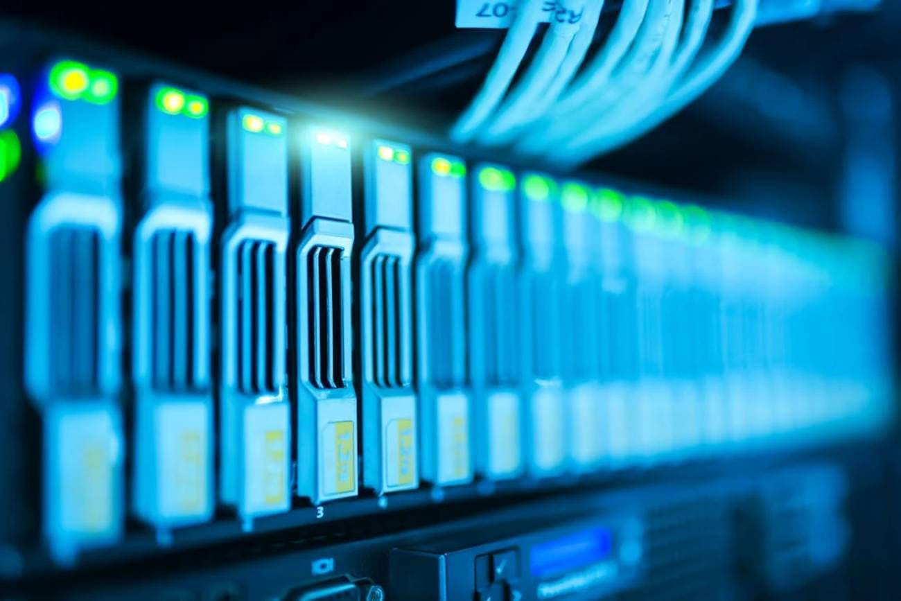 Outsourcing IT Radom 5 Szafa sieciowa z przełącznikiem w firmie w Radomiu