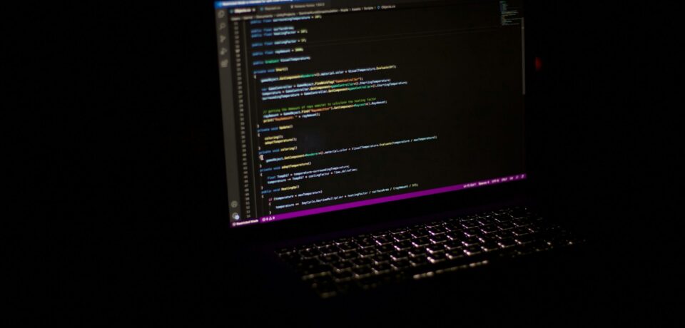 bernd-dittrich-vkH9T8NNNU8-unsplash Prorosyjscy hakerzy uderzają w polskie podmioty – jak chronić się przed cyberatakami?