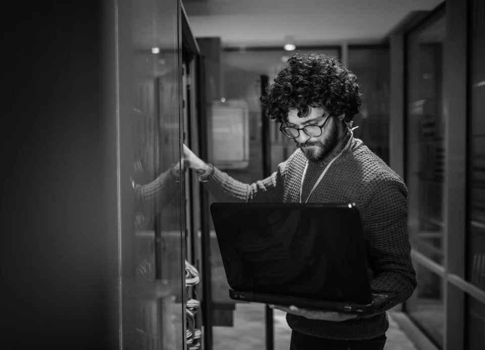 Przegląd serwerów i rozwiązań chmurowych