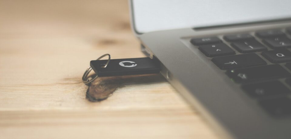 brina-blum-Bb_X4JgSqIM-unsplash Komputer nie rozpoznaje urządzeń USB – skuteczne rozwiązania krok po kroku