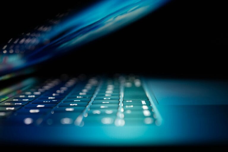 Cyberzagrożenia DDoS – Jak pomagamy e-commerce chronić się przed atakami