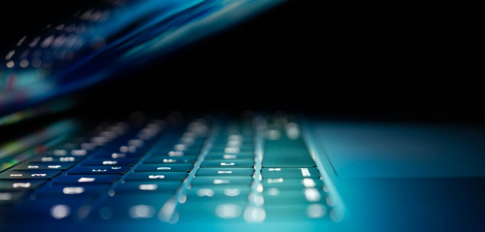 Cyberzagrożenia DDoS – Jak pomagamy e-commerce chronić się przed atakami