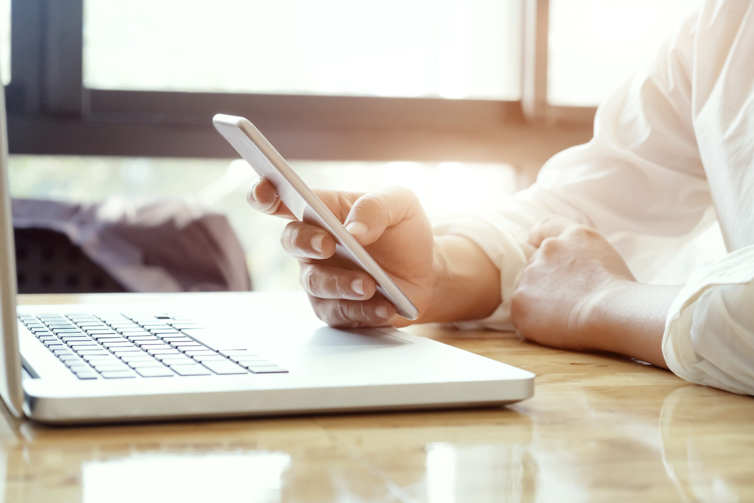 Home 12 Polityka BYOD w firmie — jak bezpiecznie dopuścić prywatne urządzenia pracowników do sieci firmowej