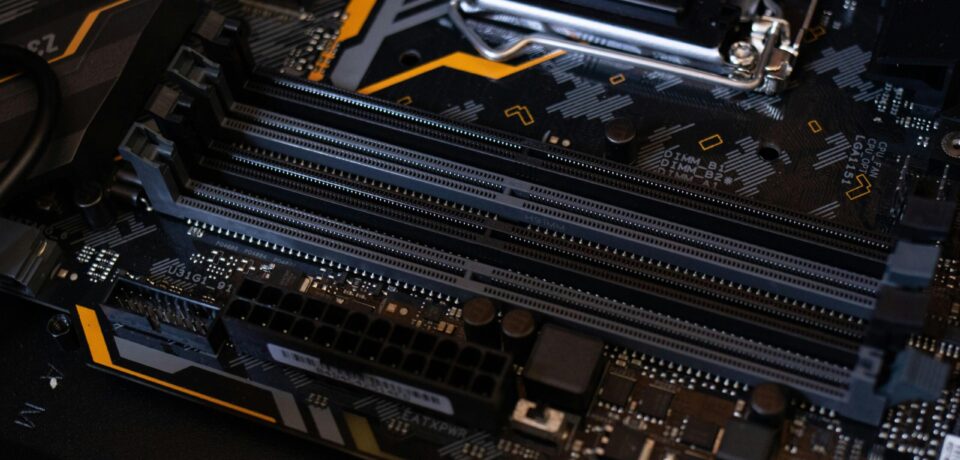 Dlaczego rosną ceny RAM – aktualna analiza rynku i realne powody wzrostów (2025)