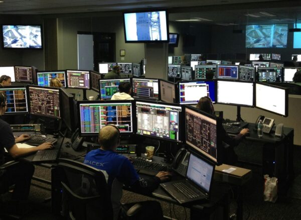 Outsourcing – co to jest? Kompleksowa definicja zjawiska w 2026 roku