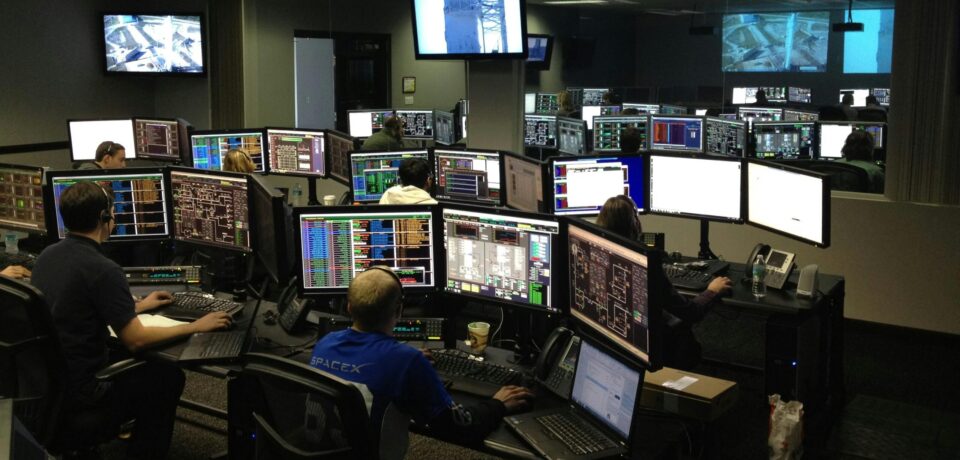 Outsourcing – co to jest? Kompleksowa definicja zjawiska w 2026 roku