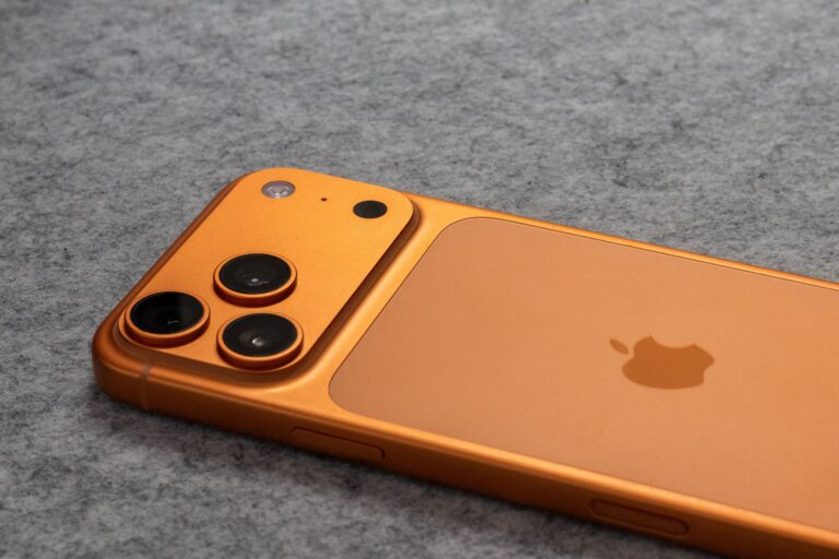 iPhone 17 tanieje przed premierą iPhone 18. Czy to dobry moment na zakup telefonów dla firmy?