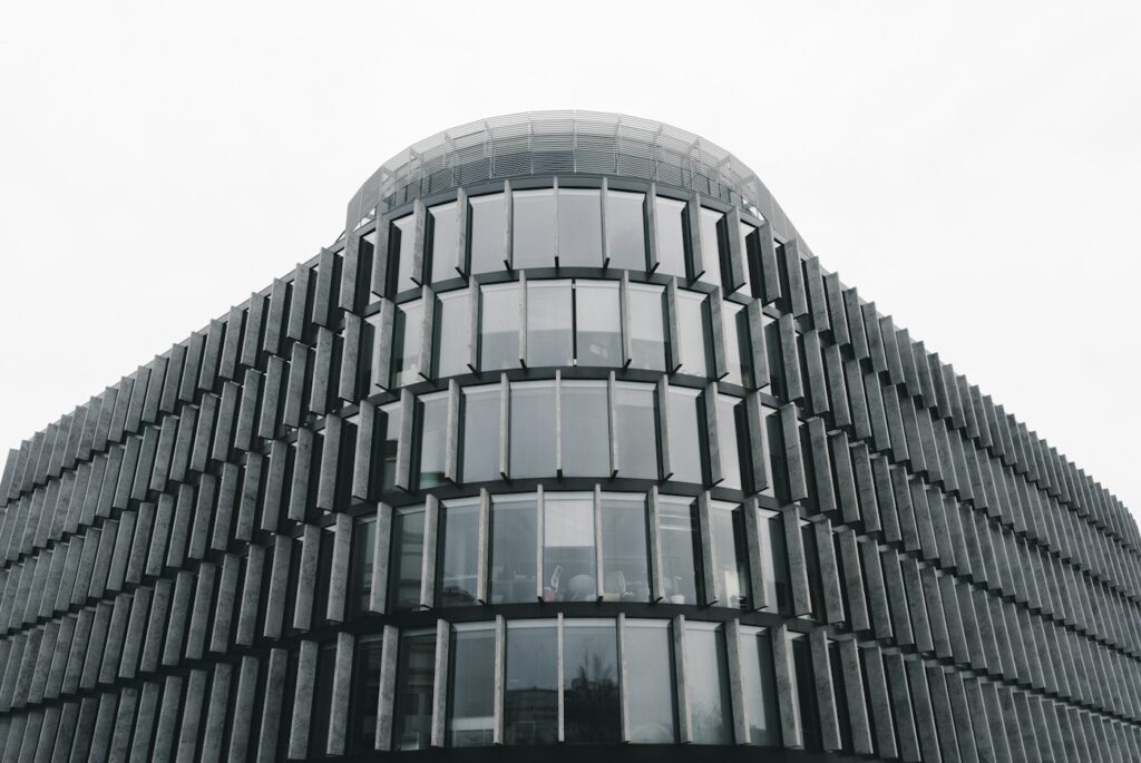 Cyberbezpieczeństwo Warszawa 2 Biurowiec w Warszawie
