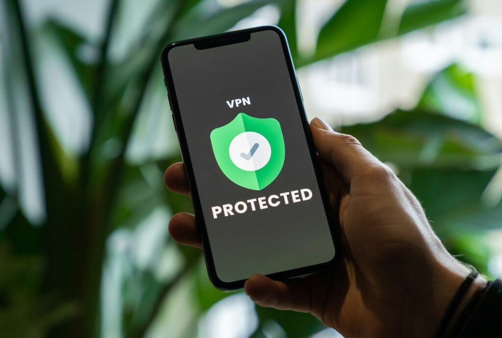 Telefon w dłoni – ochrona urządzeń mobilnych