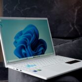 Laptop z Windows 11 — aktualizacja 26H2 w firmie Laptop z Windows 11 — aktualizacja 26H2 w firmie